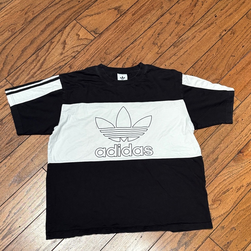 Adidas Heavyweight Tee in Black and White
Size Large